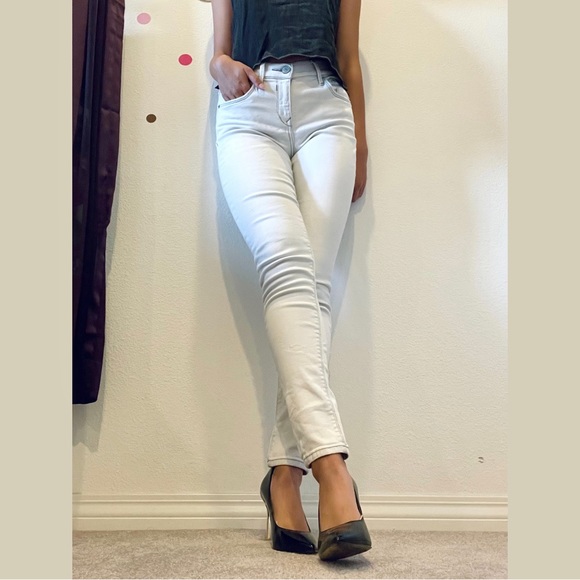 Express White Denim Skinny Jeans, Size 2